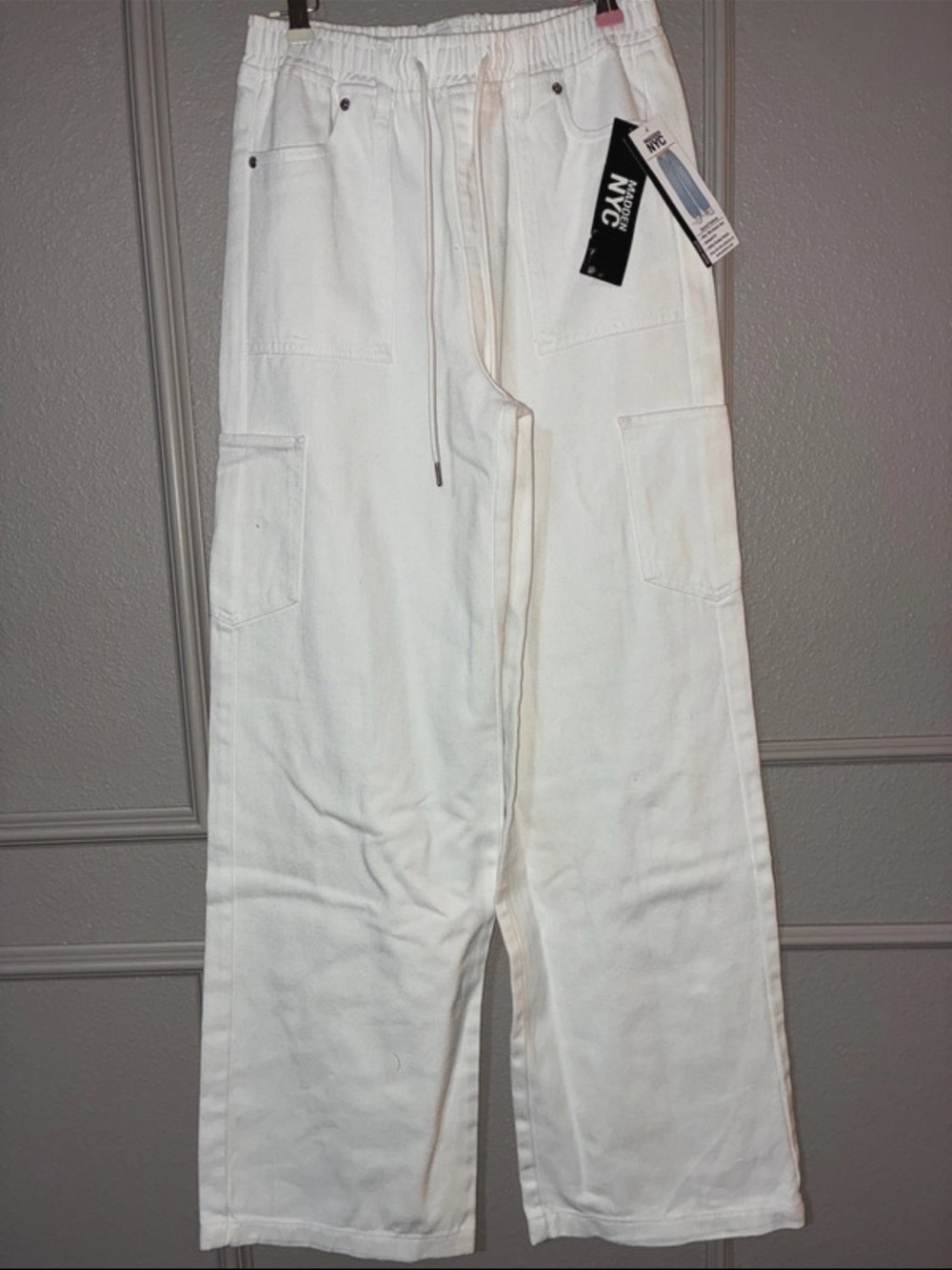 NYC White Wide-Leg Cargo Jeans with Drawstring Waist
